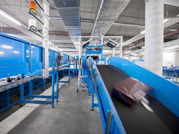 Vertical conveyor