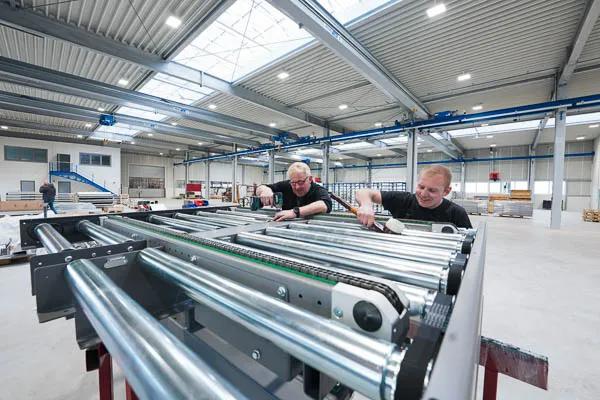 HÖRMANN Gruppe Klatt Fördertechnik – Behälterförderanlagen